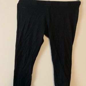 No Boundaries Cropped Cotton Black Leggings